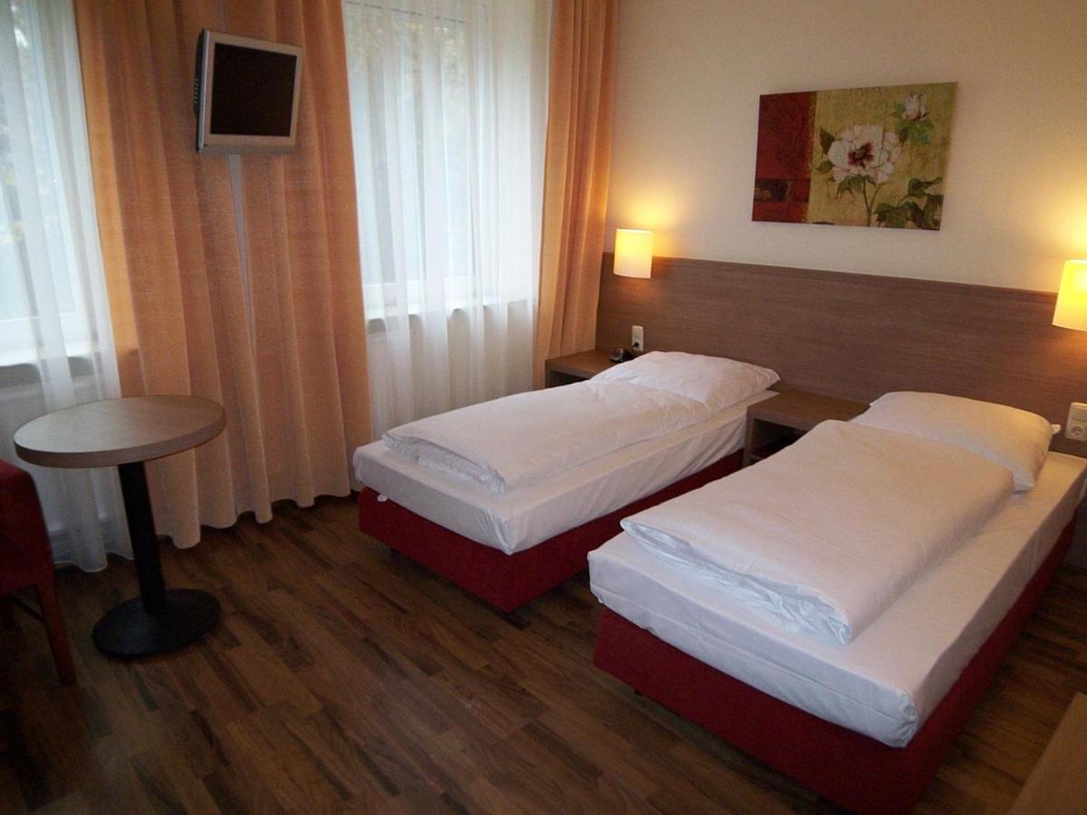 Hotel Marienthal Garni Hamburg Exterior photo